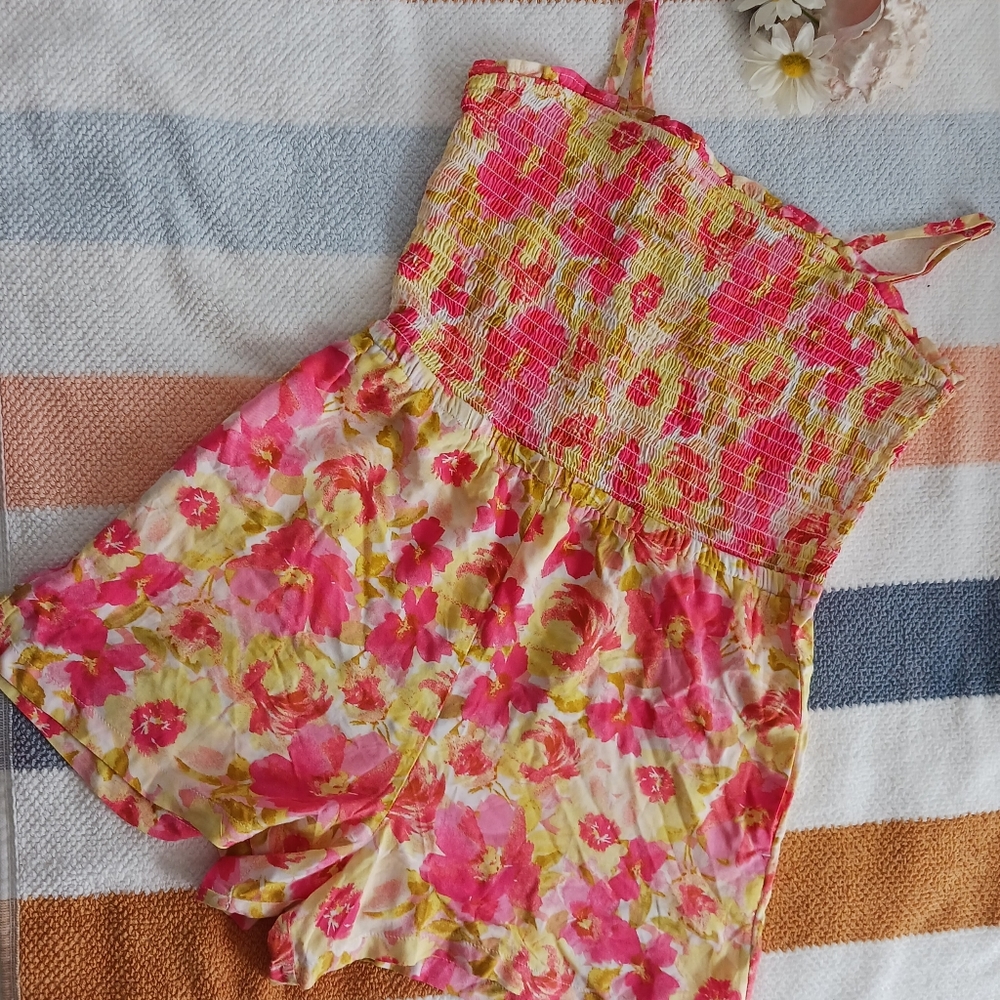 Sleeveless printed smocked Romper for Girls old navy color: pink floral XL 14-16